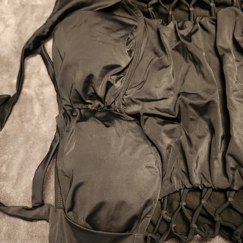Meet.Curve Size L Black Cut Out One Piece Swimsuit - Picture 6 of 12